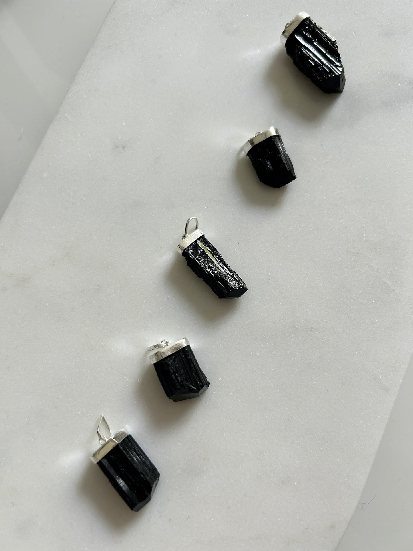 schwarzer Turmalin (Schörl) Kettenanhänger